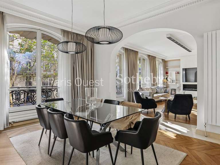 Appartement Paris 17e - 3 chambres - 178m²