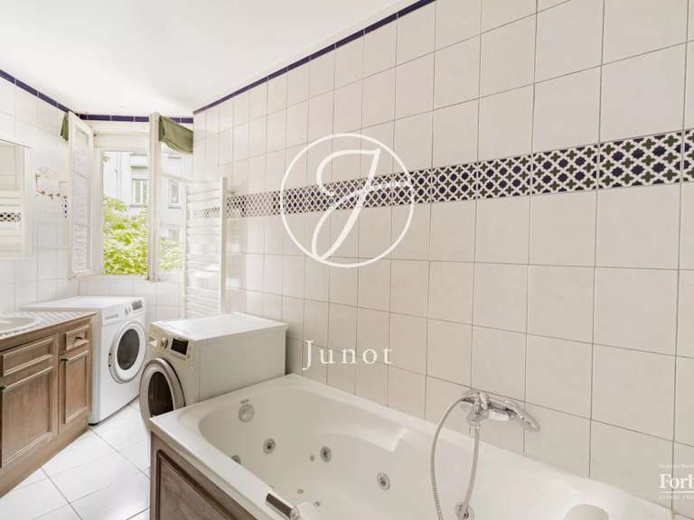 Appartement Paris 17e - 3 chambres - 124m²