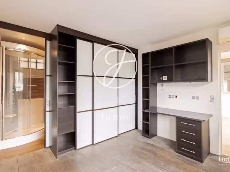 Appartement Paris 17e - 2 chambres - 128m²