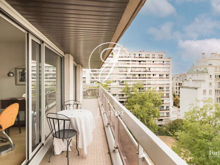 Appartement Paris 17e - 3 chambres - 114m²