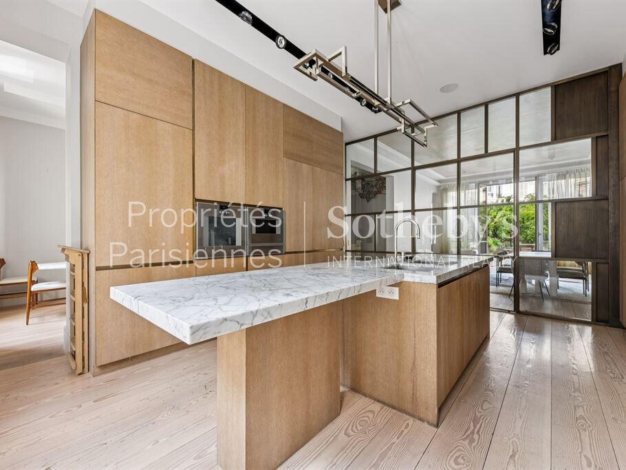 Mansion Paris 17e