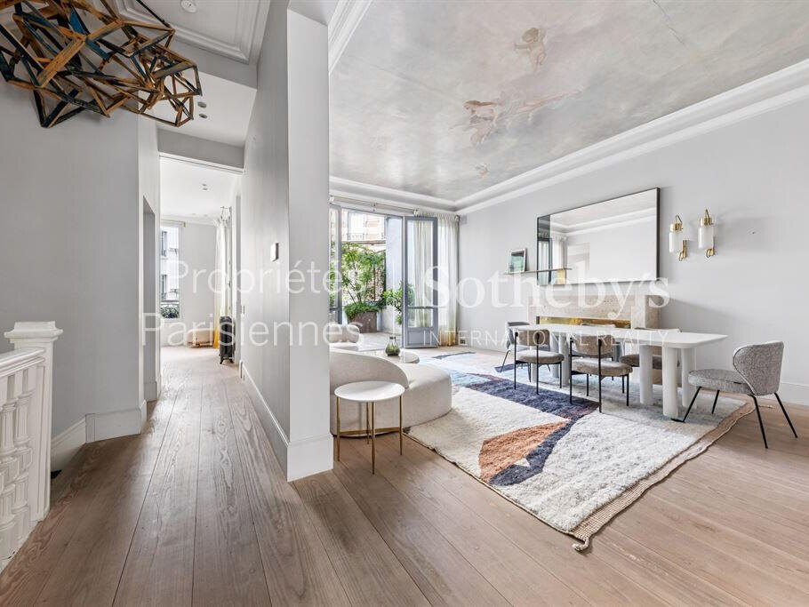 Mansion Paris 17e