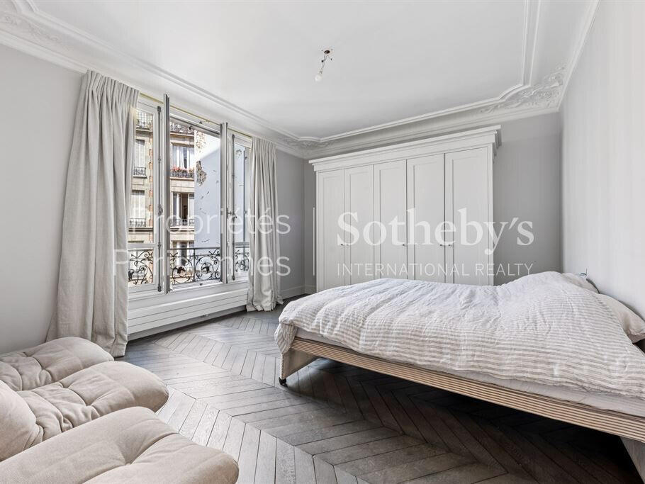 Mansion Paris 17e