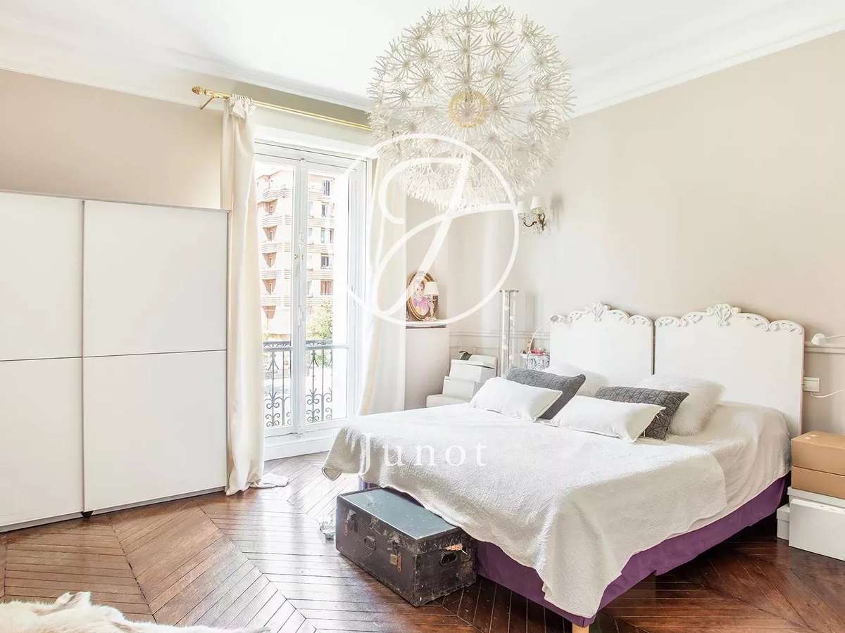 Mansion Paris 17e