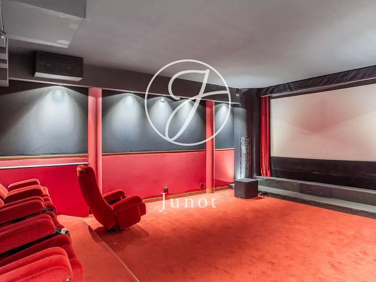 Mansion Paris 17e
