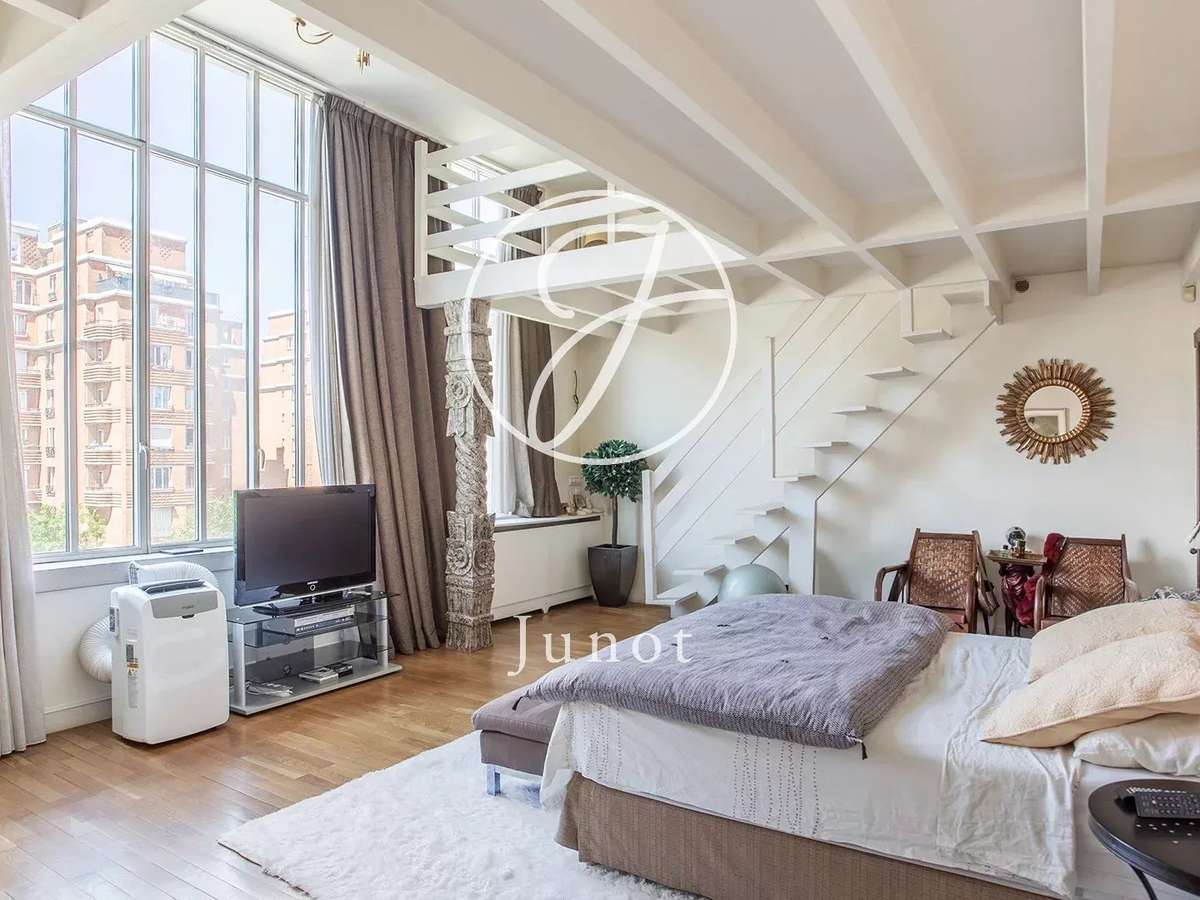 Mansion Paris 17e
