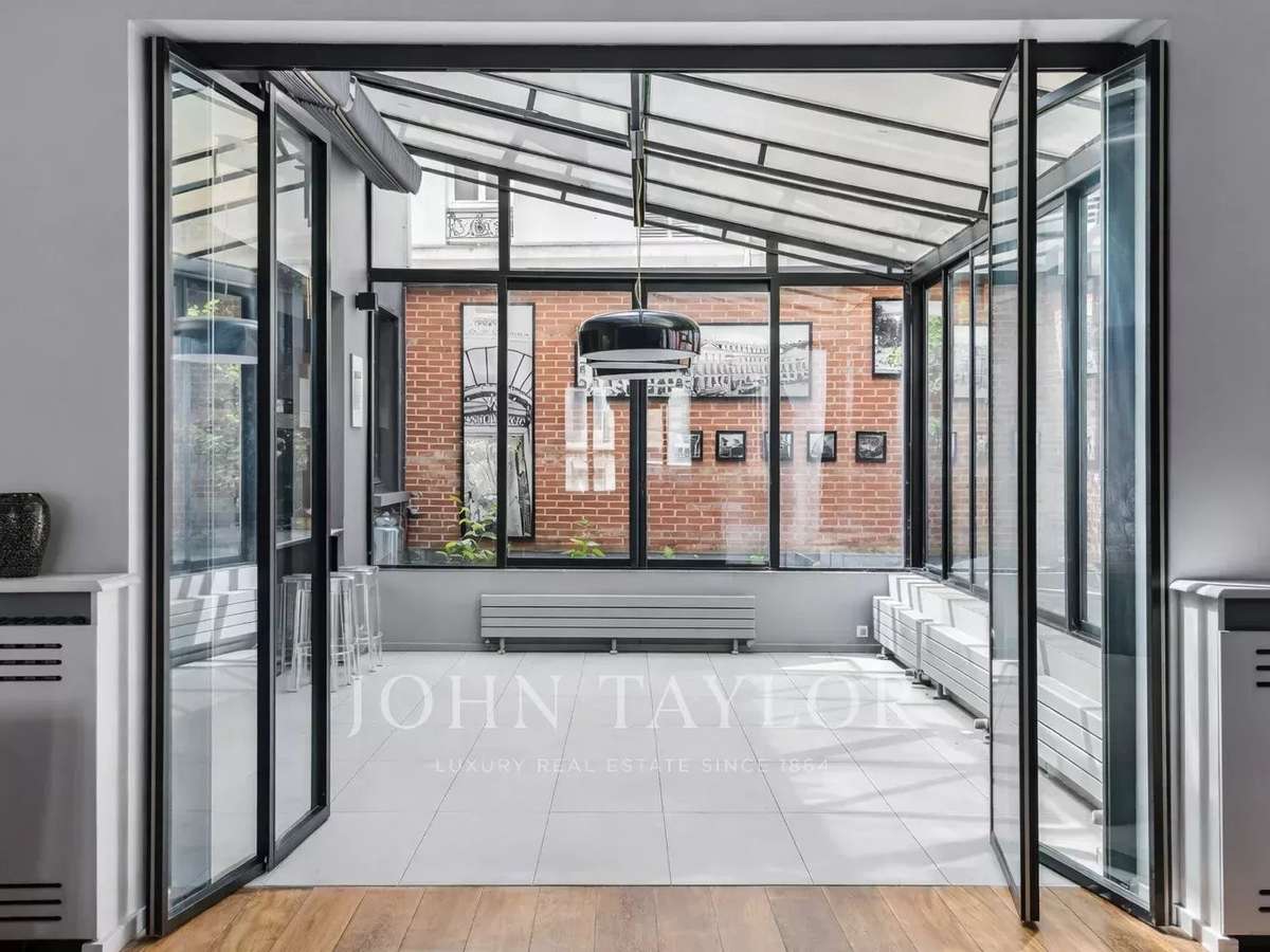 Mansion Paris 17e