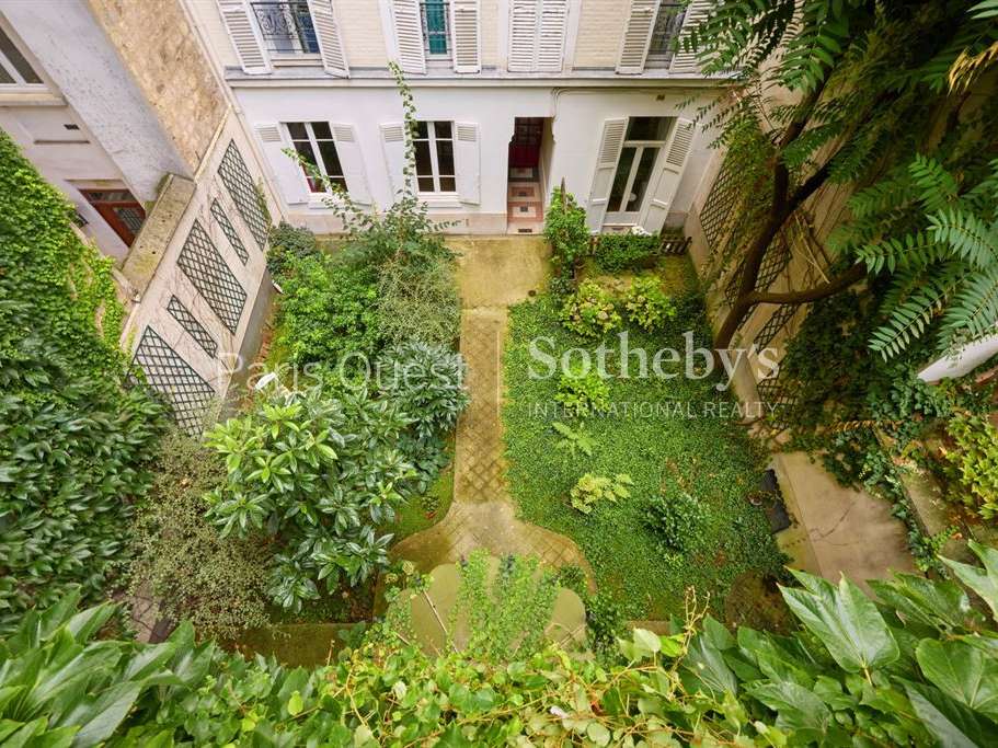 House Paris 17e
