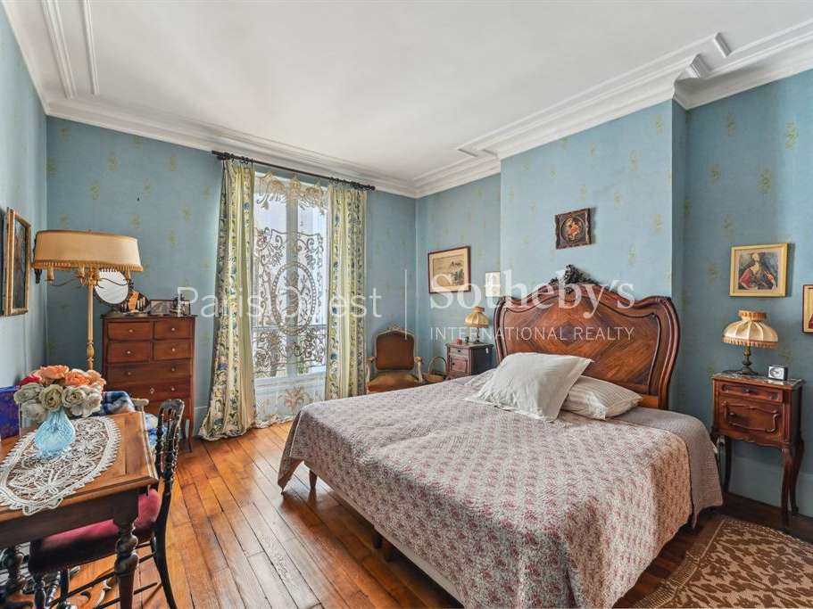 House Paris 17e