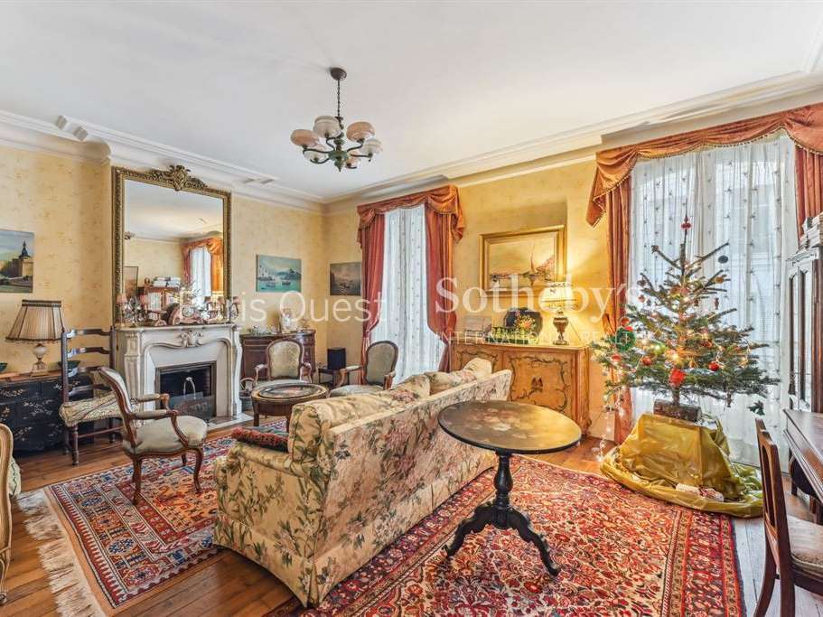 House Paris 17e