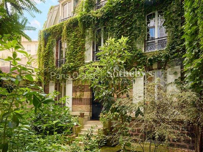 House Paris 17e
