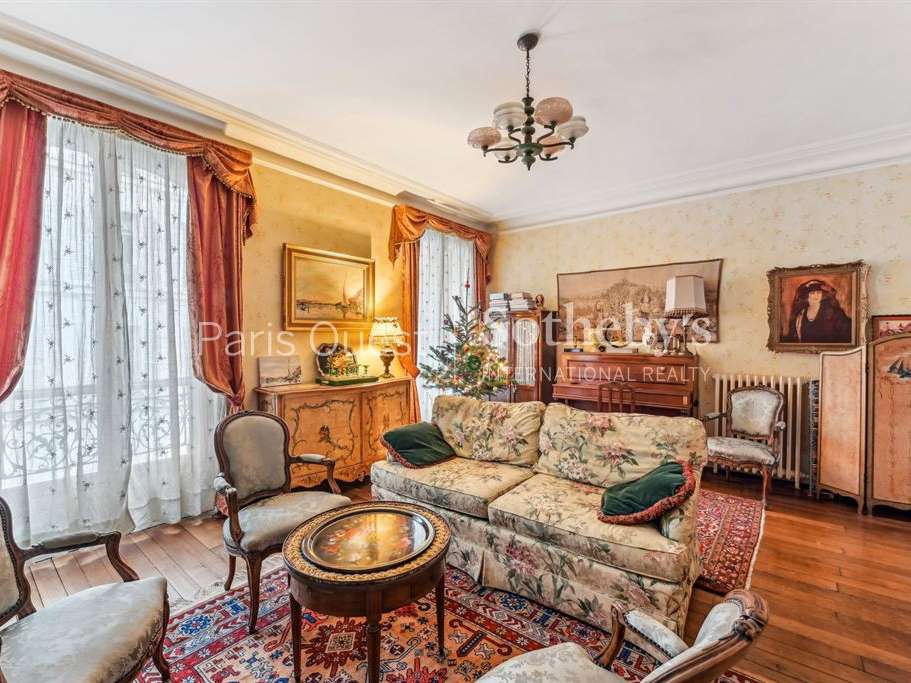 House Paris 17e