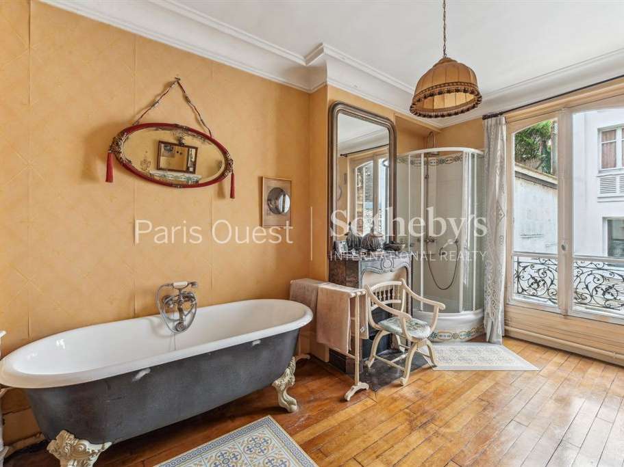 House Paris 17e