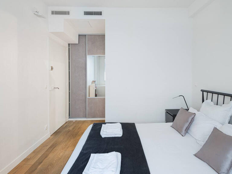 Appartement Paris 18e - 6 chambres - 248m²