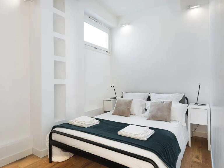 Appartement Paris 18e - 6 chambres - 248m²