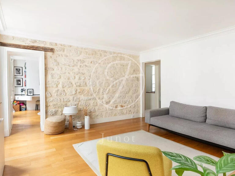Appartement Paris 18e - 2 chambres - 74m²