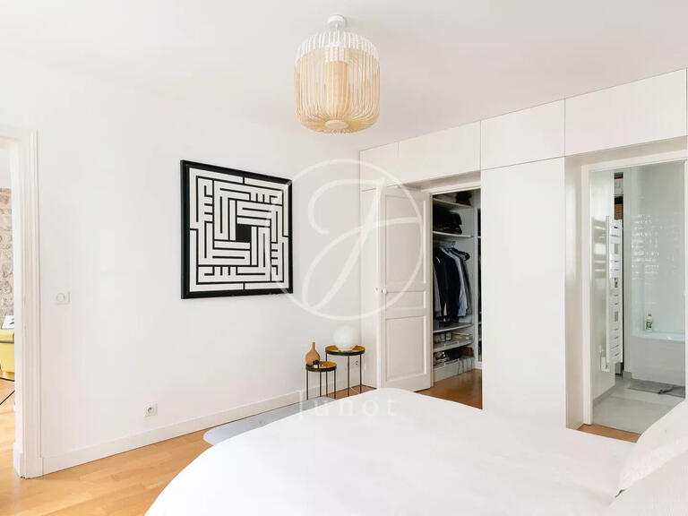 Appartement Paris 18e - 2 chambres - 74m²