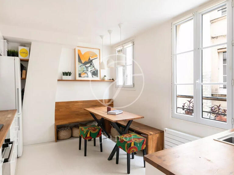 Appartement Paris 18e - 2 chambres - 74m²