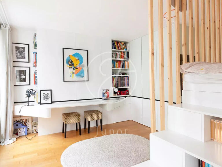 Appartement Paris 18e - 2 chambres - 74m²