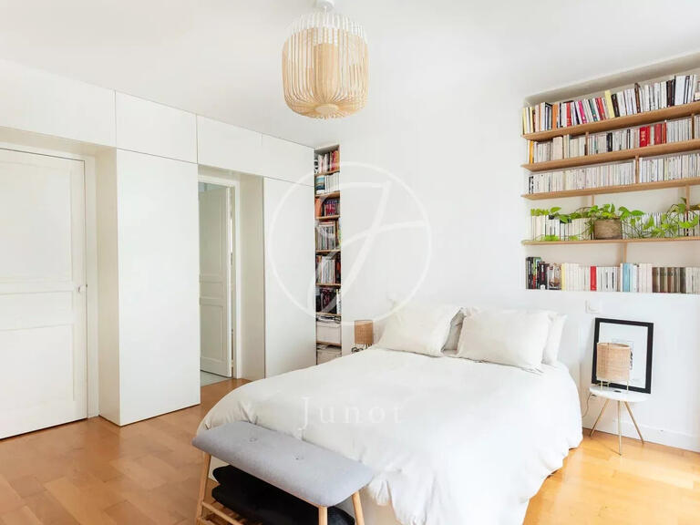 Appartement Paris 18e - 2 chambres - 74m²