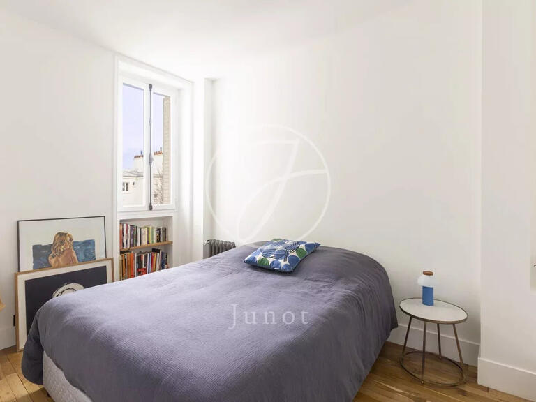 Appartement Paris 18e - 2 chambres - 74m²