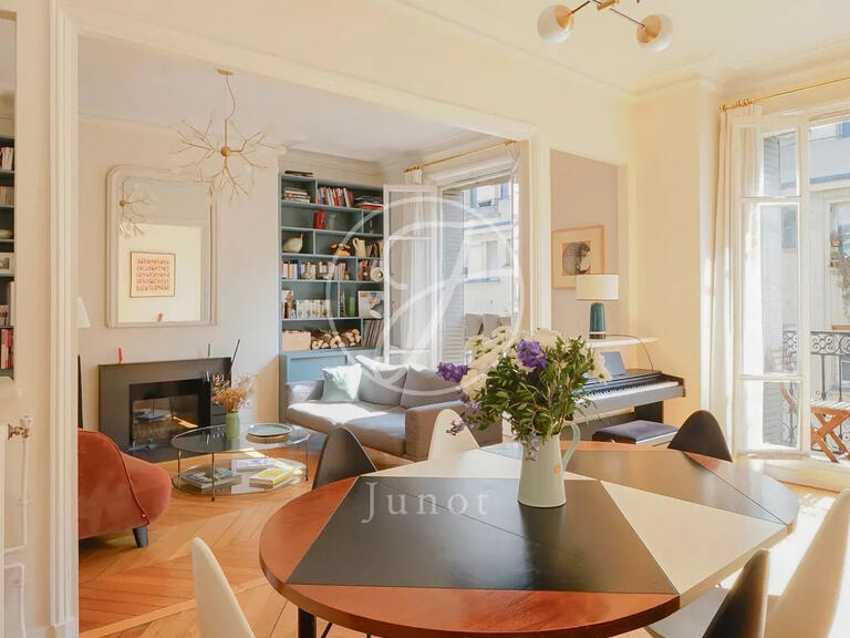 Appartement Paris 18e - 2 chambres - 89m²