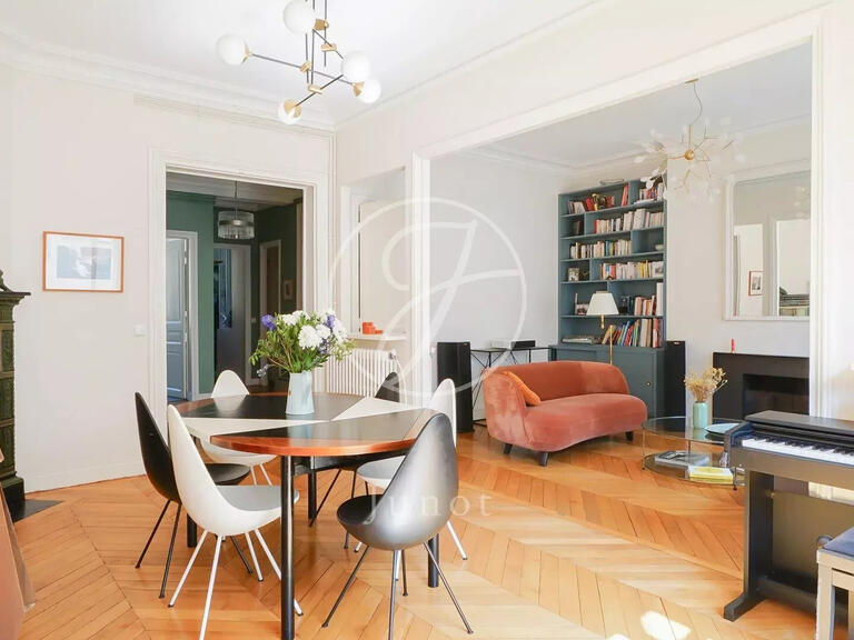 Appartement Paris 18e - 2 chambres - 89m²