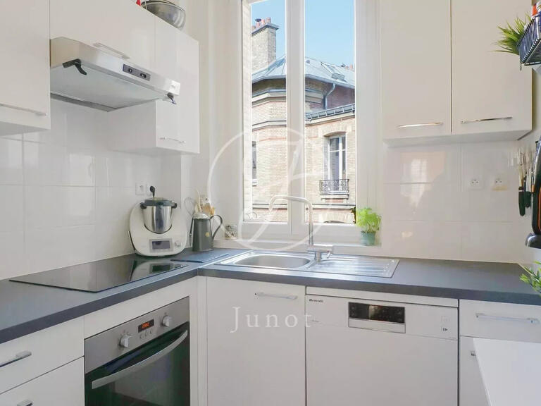 Appartement Paris 18e - 2 chambres - 89m²