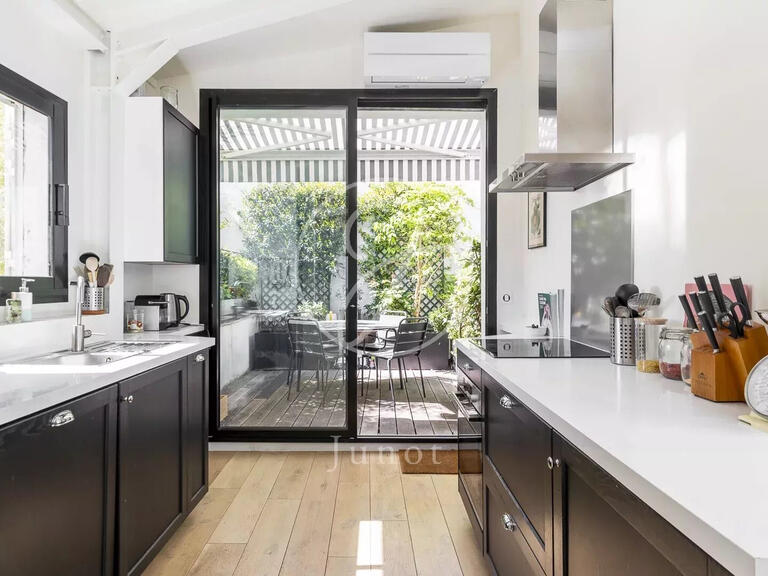 Appartement Paris 18e - 2 chambres - 100m²