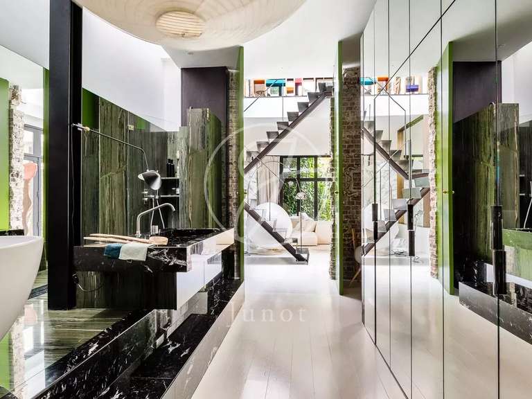 Appartement Paris 18e - 2 chambres - 160m²