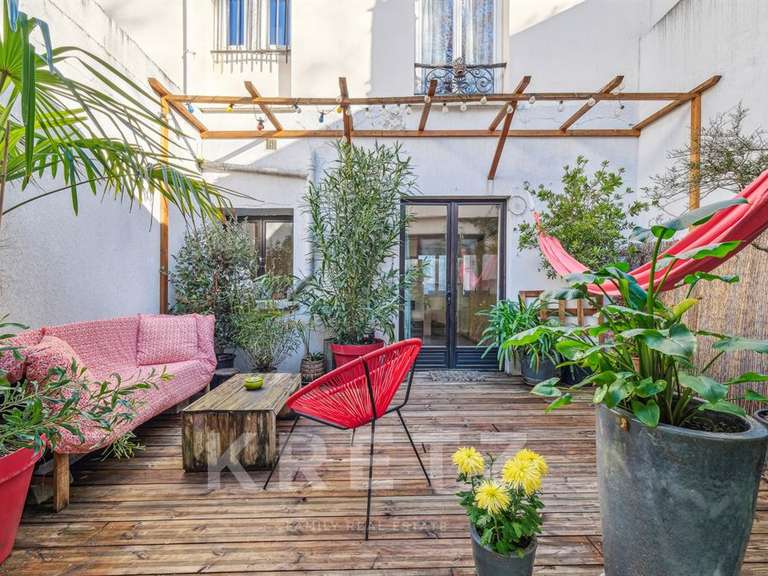 Appartement Paris 18e - 2 chambres - 103m²