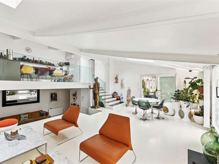 Appartement Paris 18e - 4 chambres - 239m²