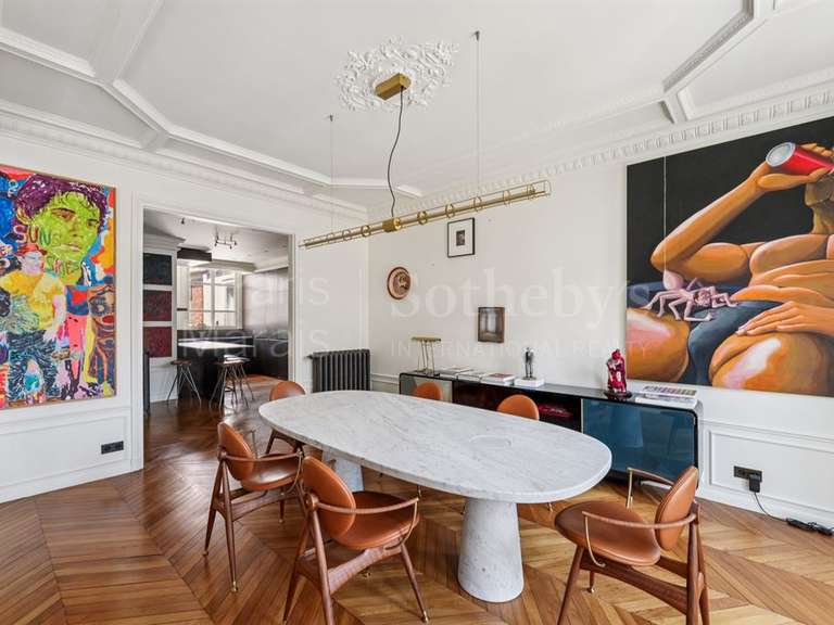 Appartement Paris 18e - 2 chambres - 133m²