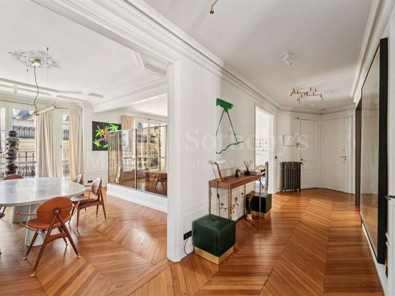 Appartement Paris 18e - 2 chambres - 133m²