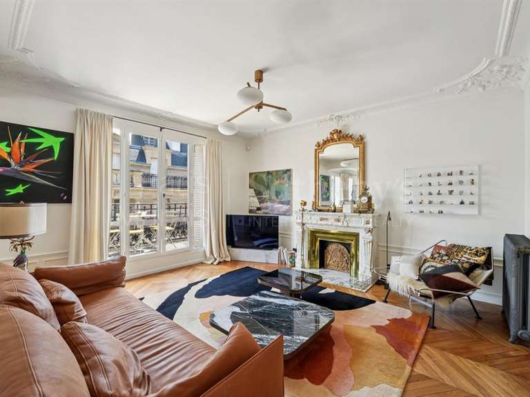 Appartement Paris 18e - 2 chambres - 133m²
