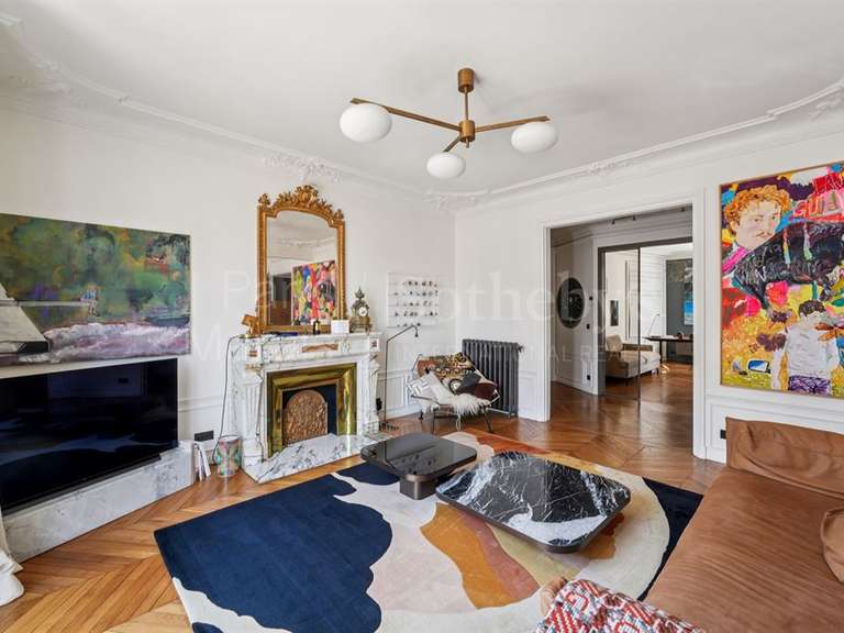 Appartement Paris 18e - 2 chambres - 133m²