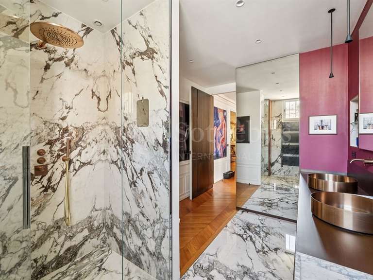 Appartement Paris 18e - 2 chambres - 133m²