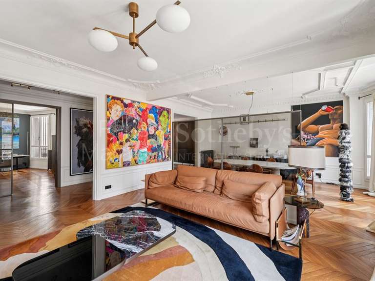 Appartement Paris 18e - 2 chambres - 133m²