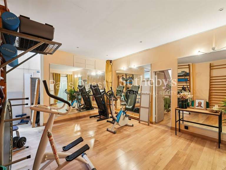 Appartement Paris 18e - 106m²
