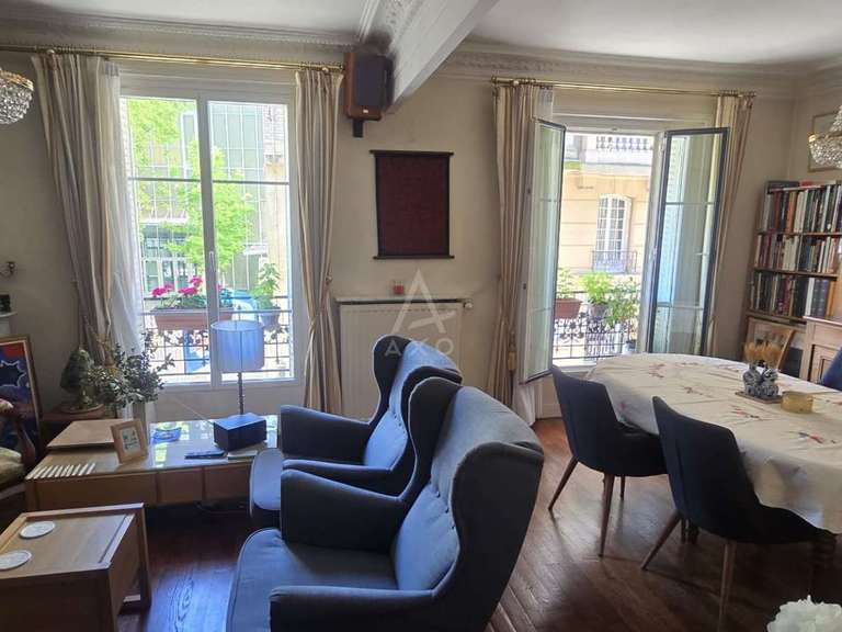 Appartement Paris 18e - 4 chambres