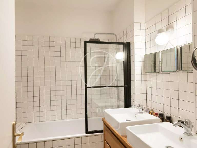 Appartement Paris 18e - 3 chambres - 84m²