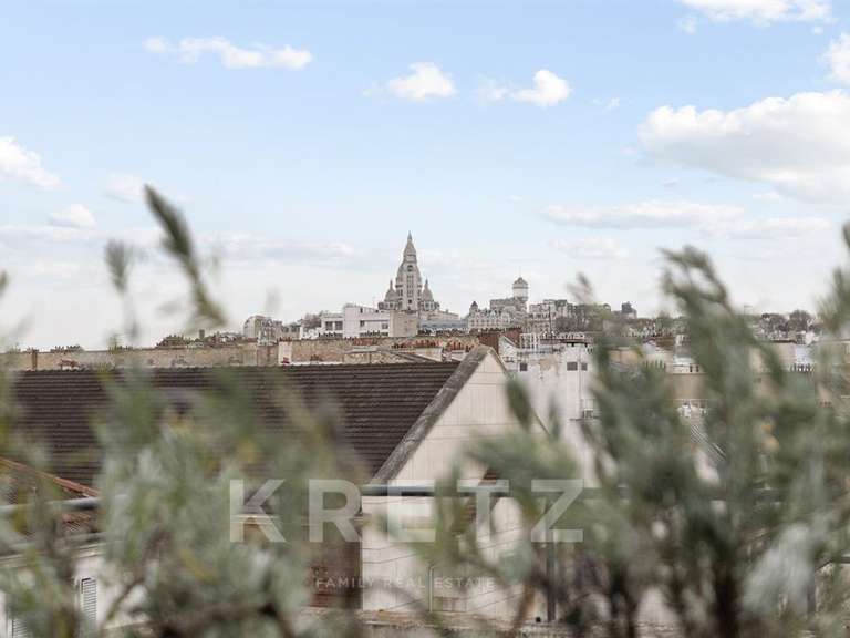 Appartement Paris 18e - 4 chambres - 130m²