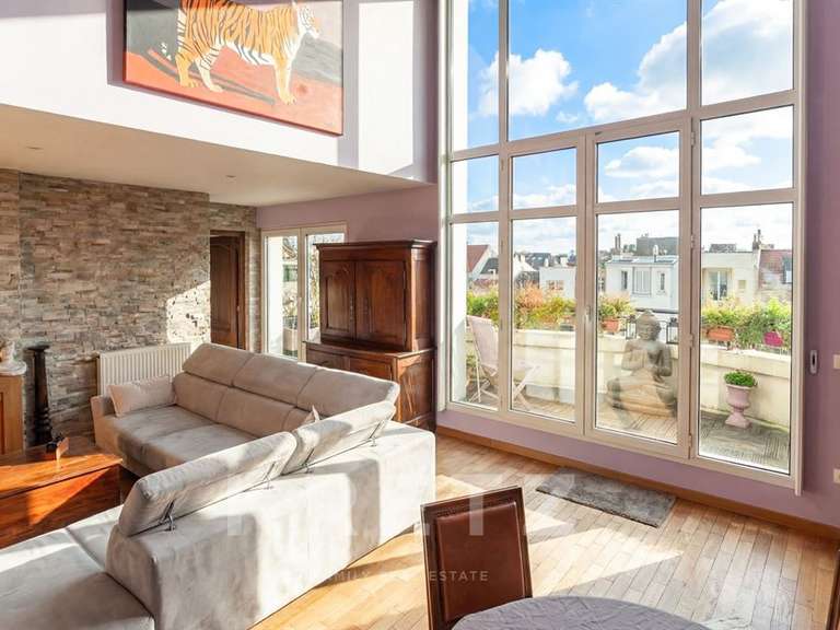 Appartement Paris 18e - 4 chambres - 130m²