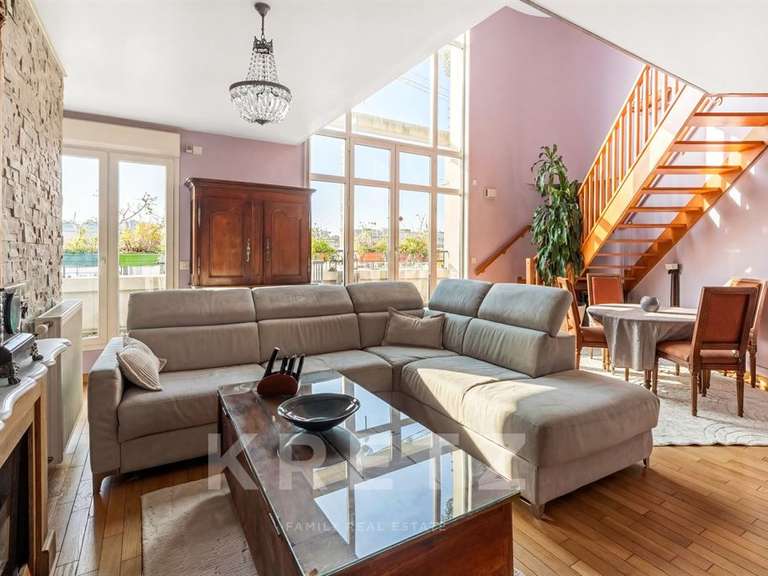 Appartement Paris 18e - 4 chambres - 130m²