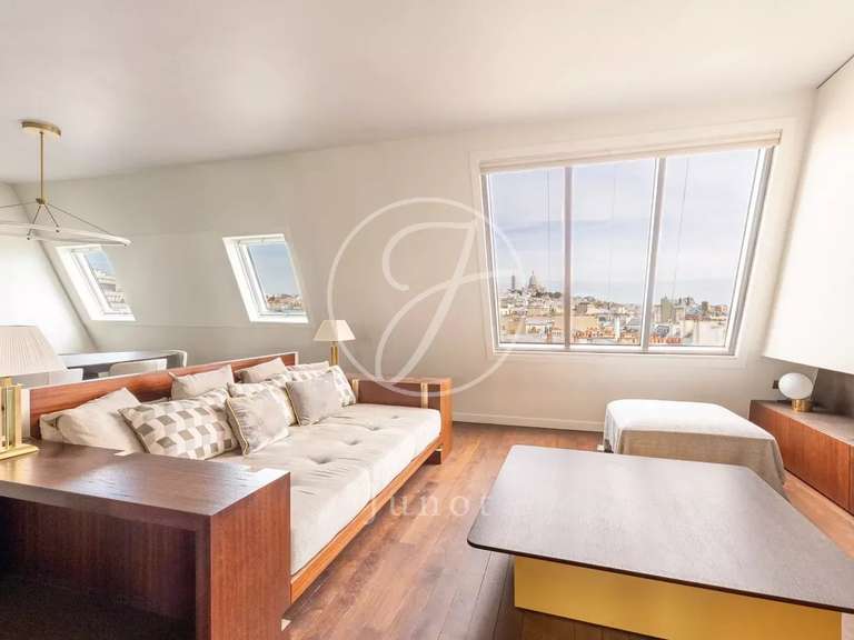 Appartement Paris 18e - 3 chambres - 155m²