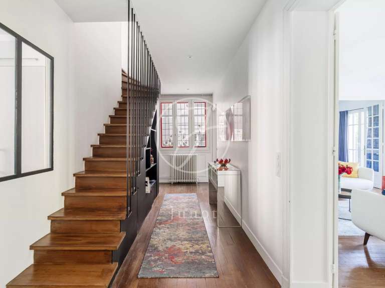 Appartement Paris 18e - 4 chambres - 121m²