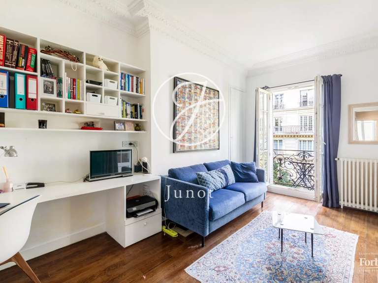 Appartement Paris 18e - 3 chambres - 121m²