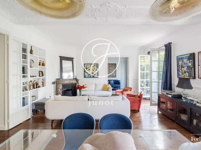 Appartement Paris 18e - 3 chambres - 121m²