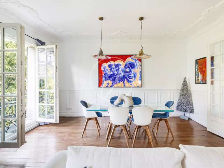 Appartement Paris 18e - 4 chambres - 121m²
