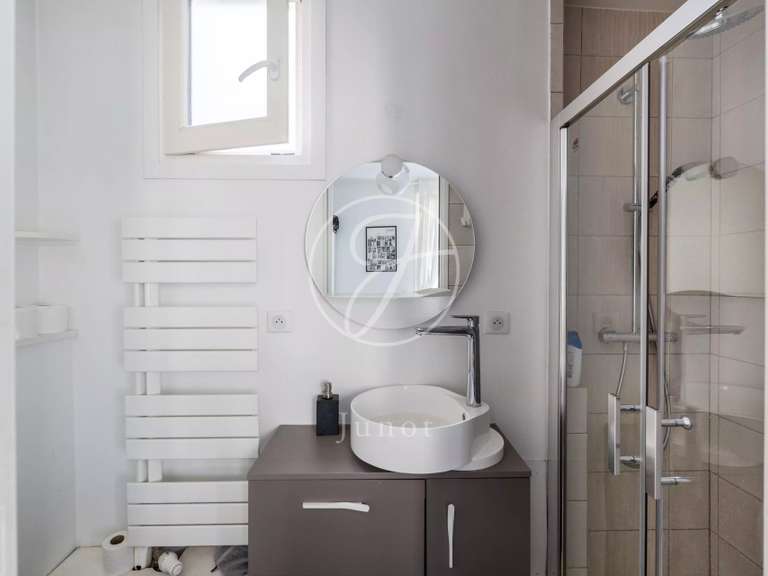 Appartement Paris 18e - 4 chambres - 121m²